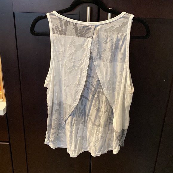 Fabletics Millie Tank - Picture 2 of 4